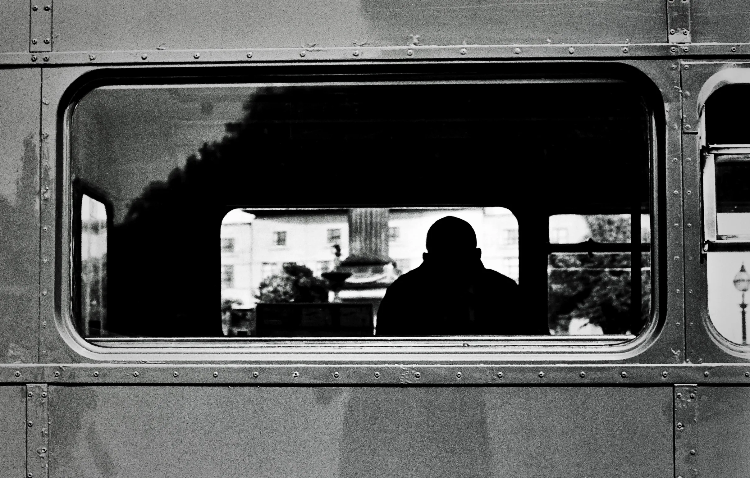 07)Busman.webp